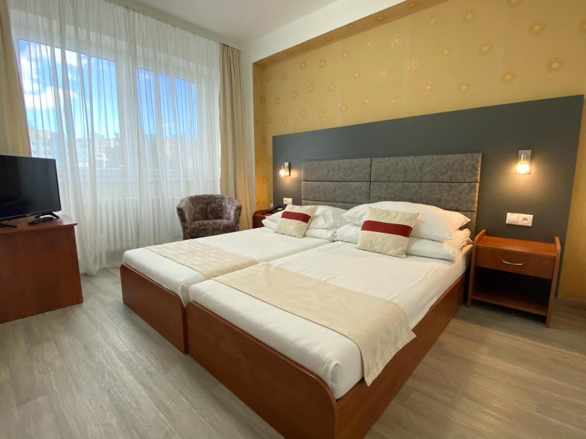 Hotel Baronka Братислава Экстерьер фото
